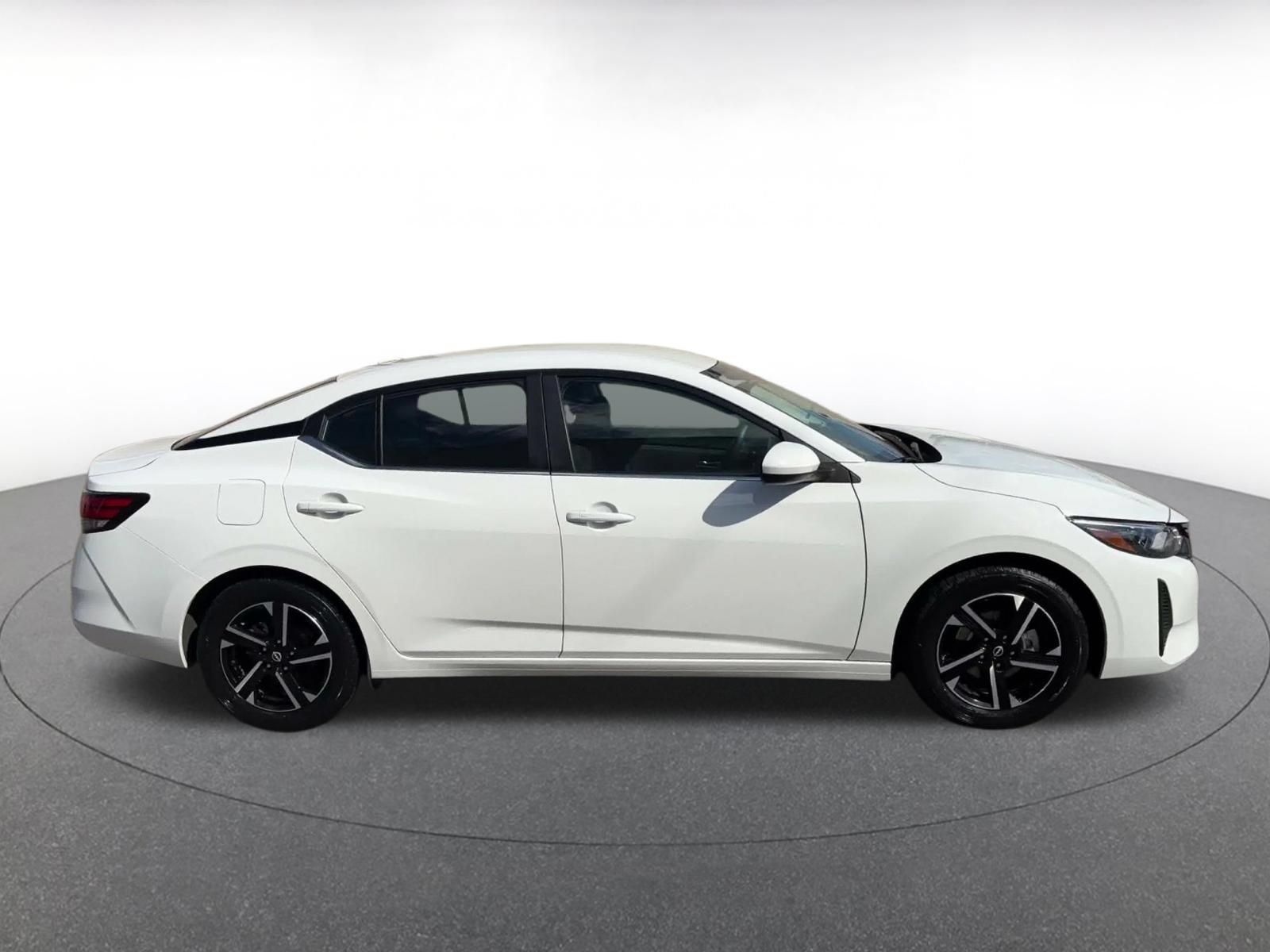 Used 2025 Nissan Sentra SV FWD image 15
