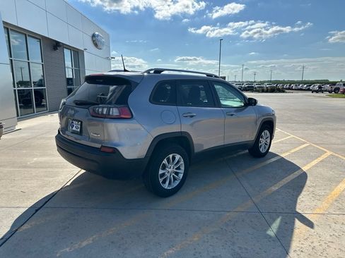 Used 2021 Jeep Cherokee Latitude AWD/4WD image 32