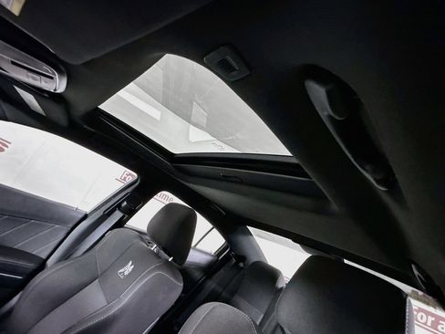 Used 2018 Dodge Charger R/T Scat Pack w/ Driver Confidence Group RWD image 11