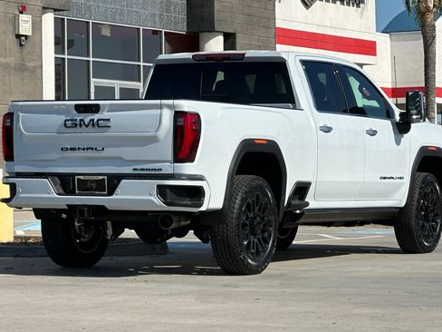 New 2026 GMC Sierra 2500 Denali Ultimate w/ LPO, Black Badging Package AWD/4WD image 6