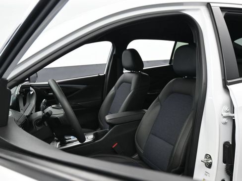 Used 2025 Buick Envista Preferred FWD image 10