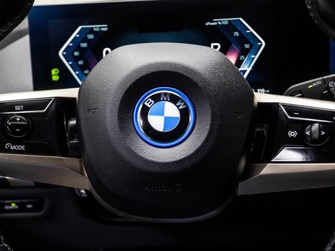 Used 2023 BMW iX xDrive50 image 33