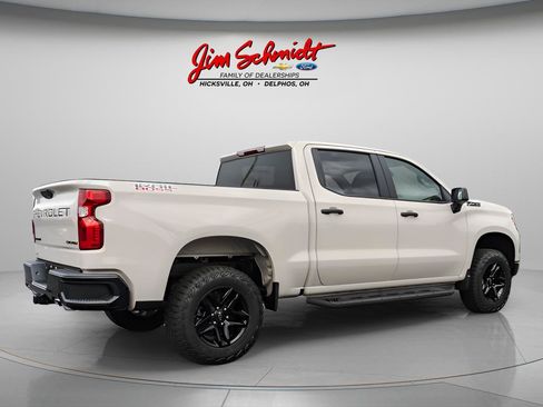 New 2026 Chevrolet Silverado 1500 Custom Trail Boss w/ LPO, Dark Essentials Package AWD/4WD image 6