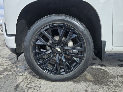 Used 2020 Chevrolet Silverado 1500 Custom w/ Custom Value Package image 10