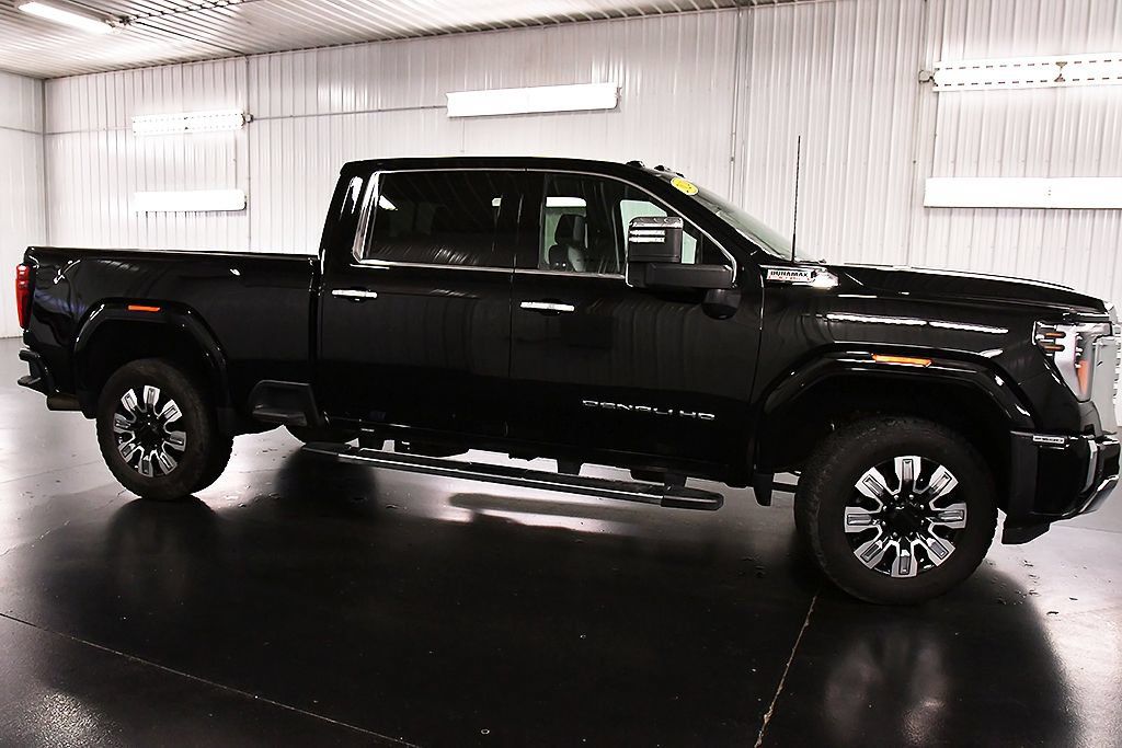 Used 2024 GMC Sierra 2500 Denali AWD/4WD image 8