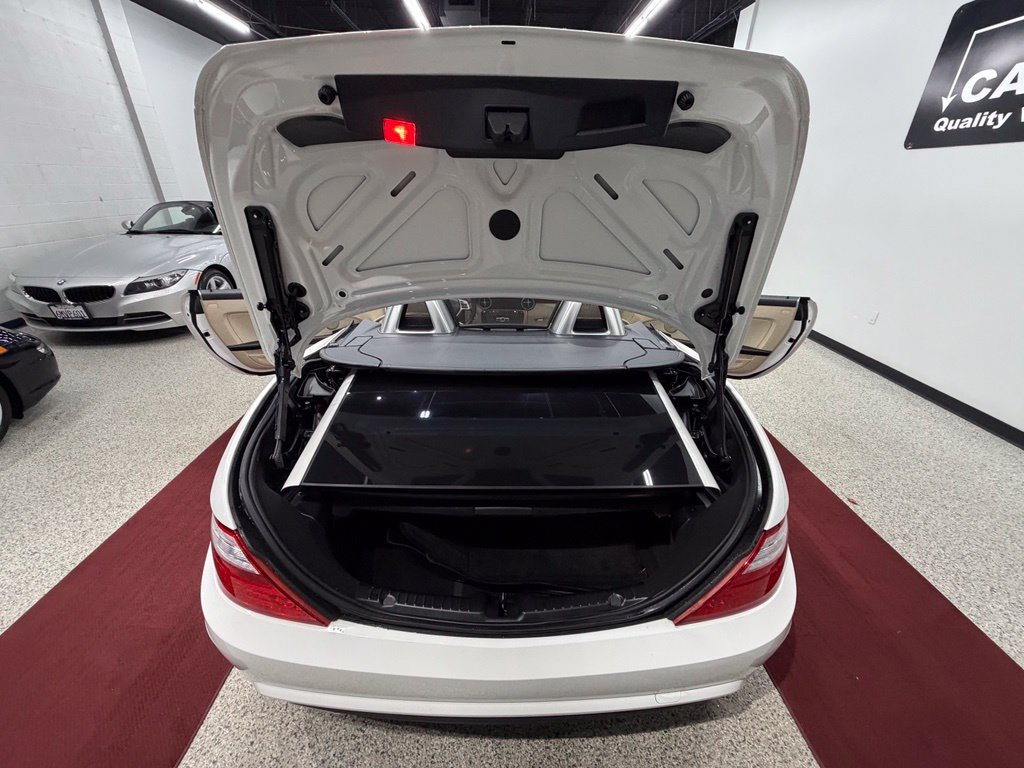 Used 2016 Mercedes-Benz SLK 350 image 38