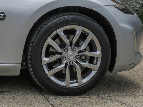 Used 2014 Nissan 370Z Coupe RWD image 39