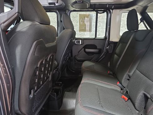 Used 2019 Jeep Wrangler Unlimited Rubicon w/ Dual Top Group AWD/4WD image 14