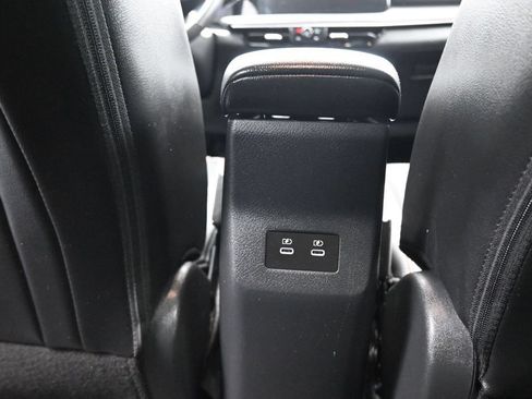 Used 2025 Nissan Kicks SR FWD image 32