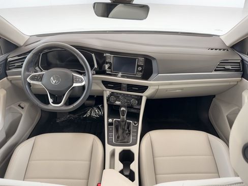 Used 2024 Volkswagen Jetta SE w/ Panoramic Sunroof Package FWD image 17