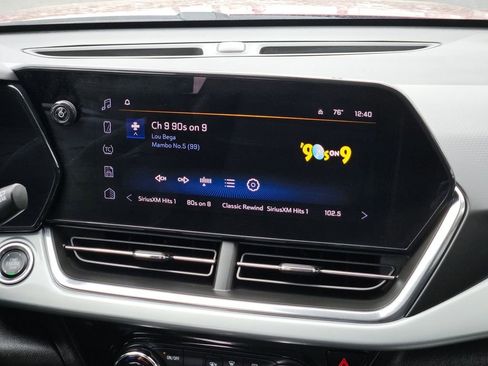 Used 2025 Chevrolet Trax LT w/ LT Convenience Package FWD image 20
