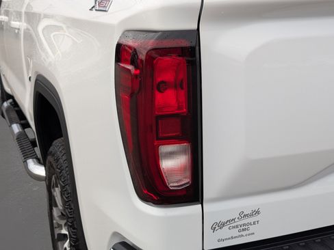 Used 2026 GMC Sierra 1500 SLE w/ X31 Off-Road Package AWD/4WD image 11