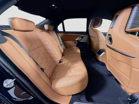 Used 2024 BMW 740i RWD image 29