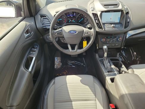 Used 2017 Ford Escape SE w/ Equipment Group 201A FWD image 16