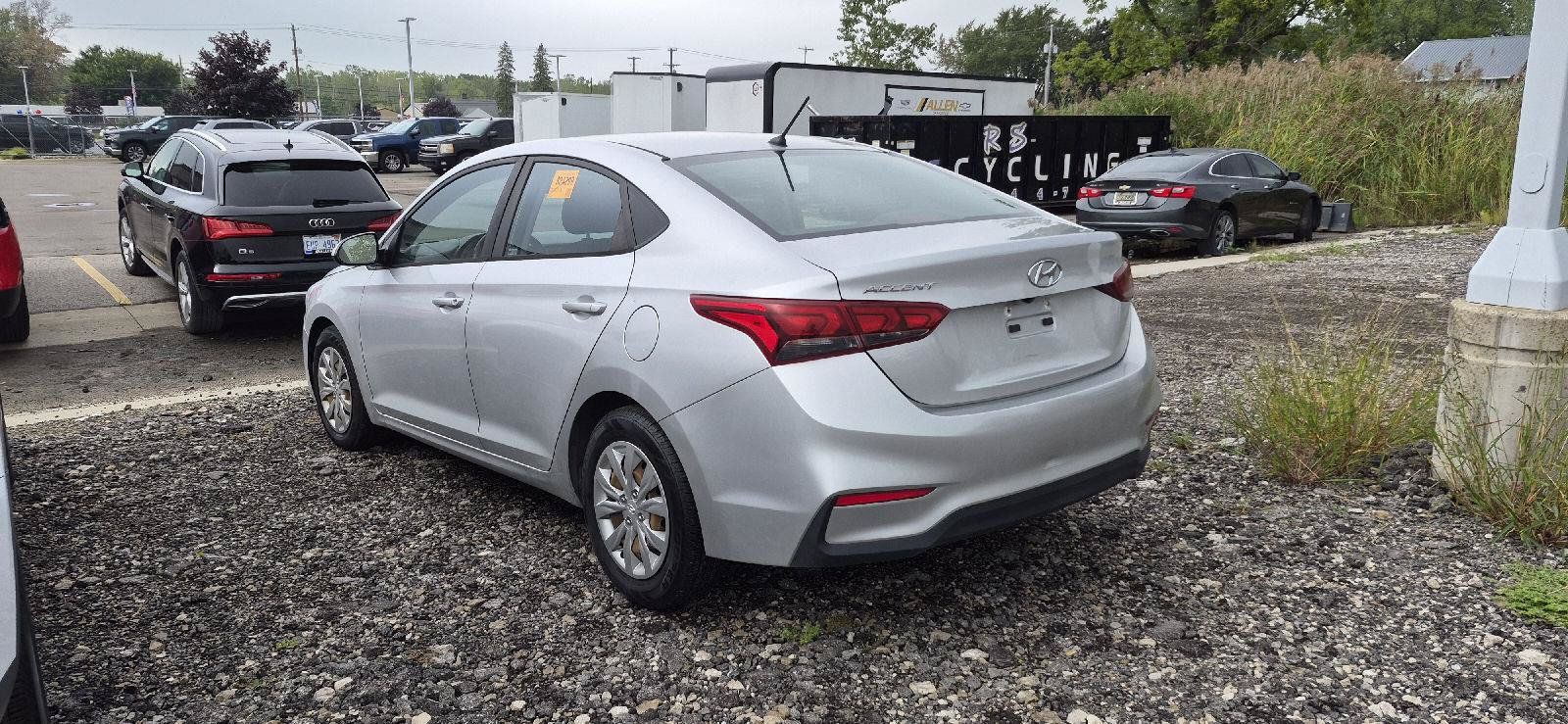 Used 2020 Hyundai Accent SE FWD image 3