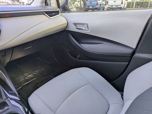 Used 2021 Toyota Corolla LE image 16