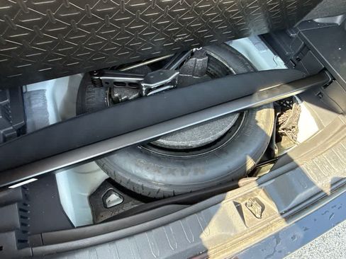 Used 2025 Toyota RAV4 XSE AWD/4WD image 11