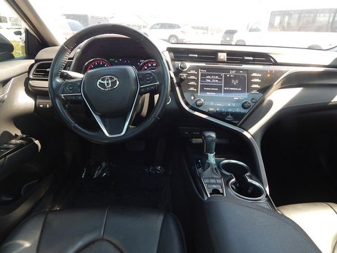 Used 2020 Toyota Camry XSE image 16