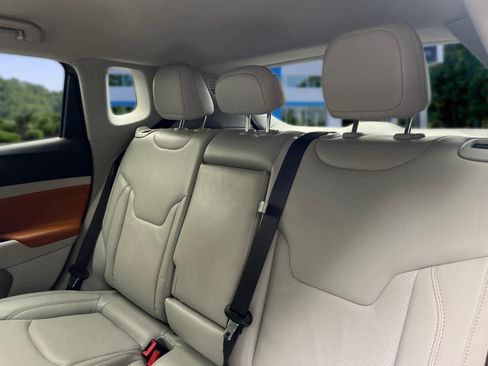 Used 2022 Jeep Compass Limited AWD/4WD image 29