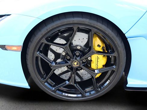 Used 2025 Lamborghini Revuelto AWD/4WD image 31