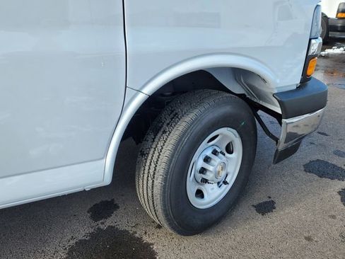 New 2025 Chevrolet Express 3500 w/ Power Convenience Package RWD image 35