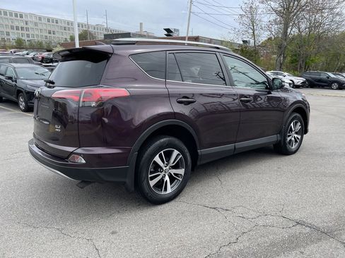 Used 2018 Toyota RAV4 XLE AWD/4WD image 8