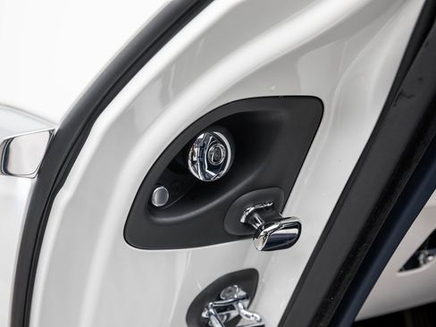 New 2026 Rolls-Royce Spectre image 24