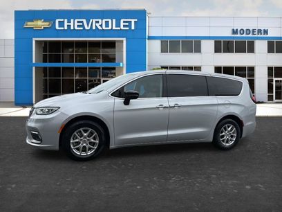 Used 2024 Chrysler Pacifica Touring-L