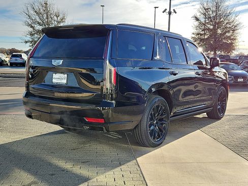 Used 2023 Cadillac Escalade Sport Platinum w/ LPO, ONYX Package image 3