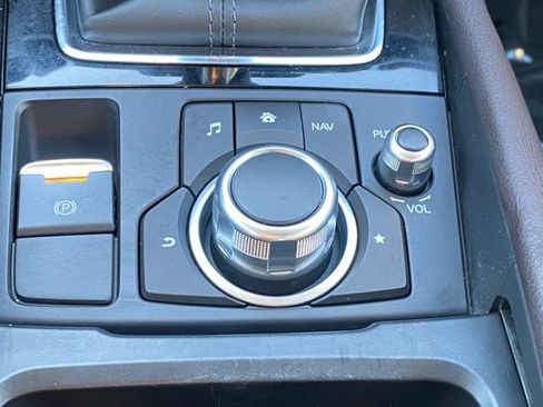 Used 2018 MAZDA MAZDA3 Grand Touring w/ Premium Equipment Package FWD image 16