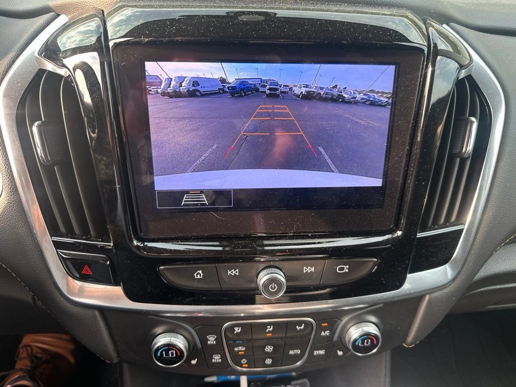 Used 2020 Chevrolet Traverse LT FWD image 6