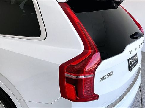 Used 2017 Volvo XC90 T6 Momentum w/ Vision Package AWD/4WD image 39