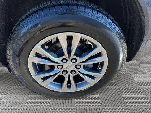 Certified 2022 Cadillac XT5 Premium Luxury image 36