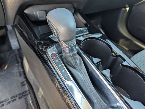 Used 2025 Chevrolet Trax LT w/ LT Convenience Package image 23