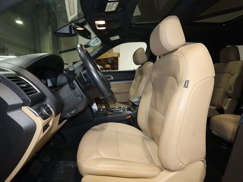 Used 2017 Ford Explorer Limited w/ Equipment Group 301A image 14