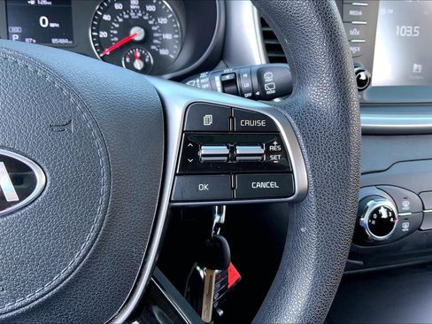 Used 2019 Kia Sorento FWD image 16