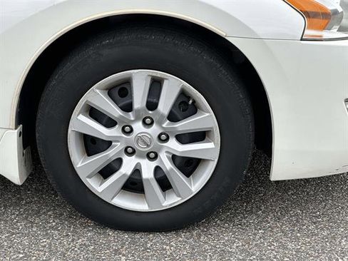 Used 2014 Nissan Altima 2.5 S w/ Display Audio Package image 6