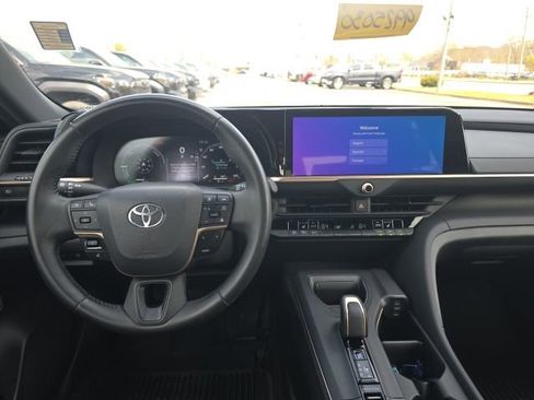 Used 2023 Toyota Crown XLE image 11