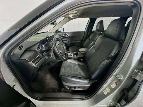 Used 2024 Mitsubishi Outlander SE AWD/4WD image 13