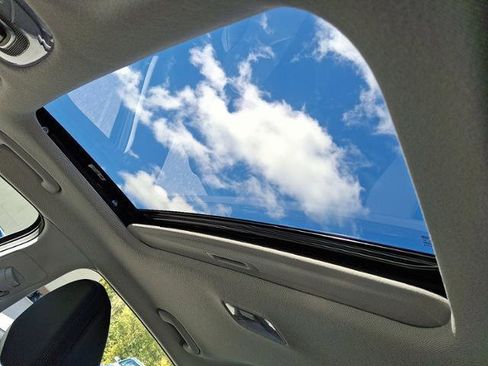 New 2025 Hyundai Elantra Limited image 7