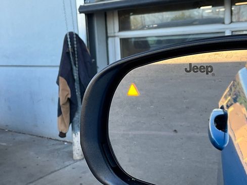 Used 2025 Jeep Compass Trailhawk w/ Trailer Tow Group image 19