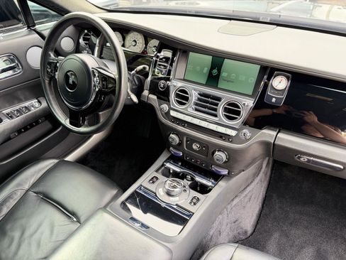 Used 2016 Rolls-Royce Wraith image 48