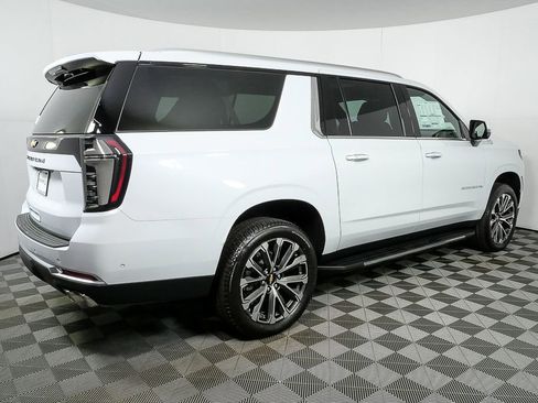 New 2026 Chevrolet Suburban High Country w/ Sun And Tow Package image 30