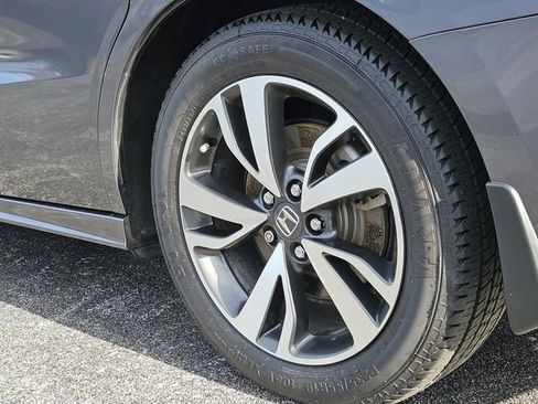 Used 2024 Honda Odyssey Touring image 11
