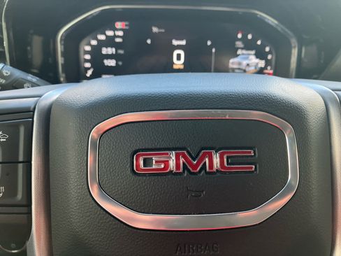 Used 2025 GMC Sierra 1500 SLE AWD/4WD image 17