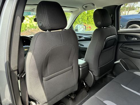 Used 2024 Chevrolet TrailBlazer LT w/ LT Cold Weather Package FWD image 15