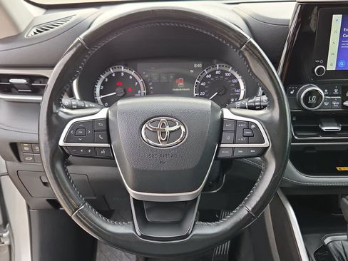 Used 2023 Toyota Highlander XLE FWD image 19