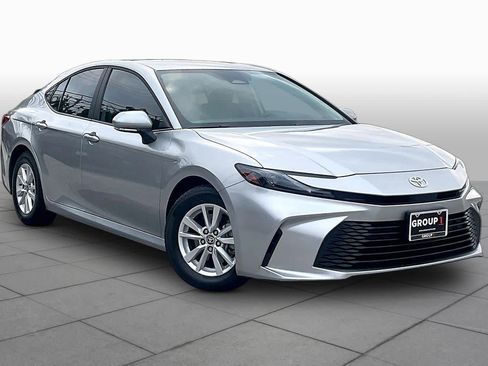 Used 2025 Toyota Camry LE w/ Convenience Package FWD image 3