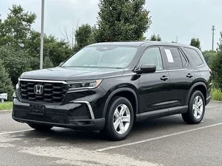 Used 2023 Honda Pilot LX video 1