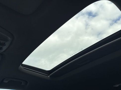 Used 2024 Chevrolet Trax RS w/ Sunroof Package image 36